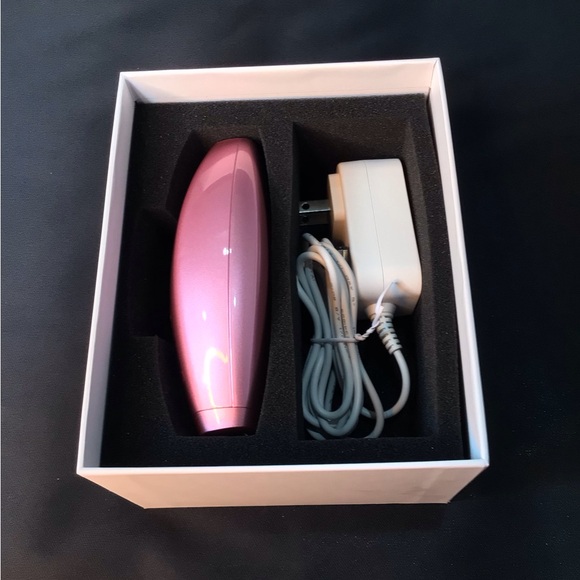 RoseSkinCo IPL Hair Removal Handset - Rose Gold - Picture 10 of 10